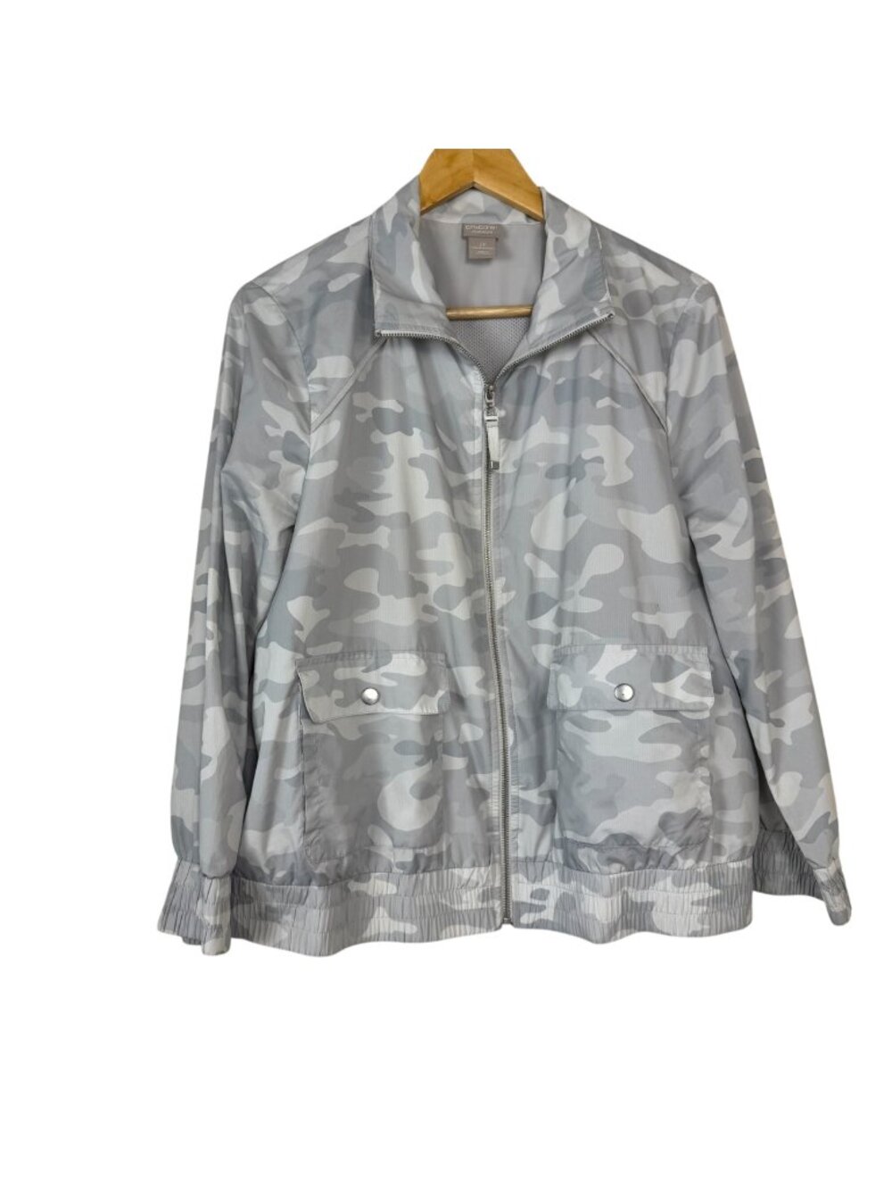 Chico's Zenergy Grey Camo Print Windbreaker Jacket Size 2P (US 12/14 Petite) Fun